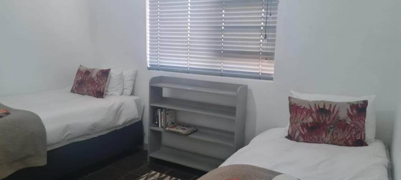 Dewdrop Farm Stay Ermelo Bagian luar foto