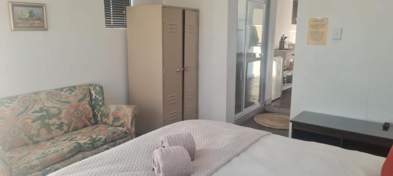 Dewdrop Farm Stay Ermelo Bagian luar foto