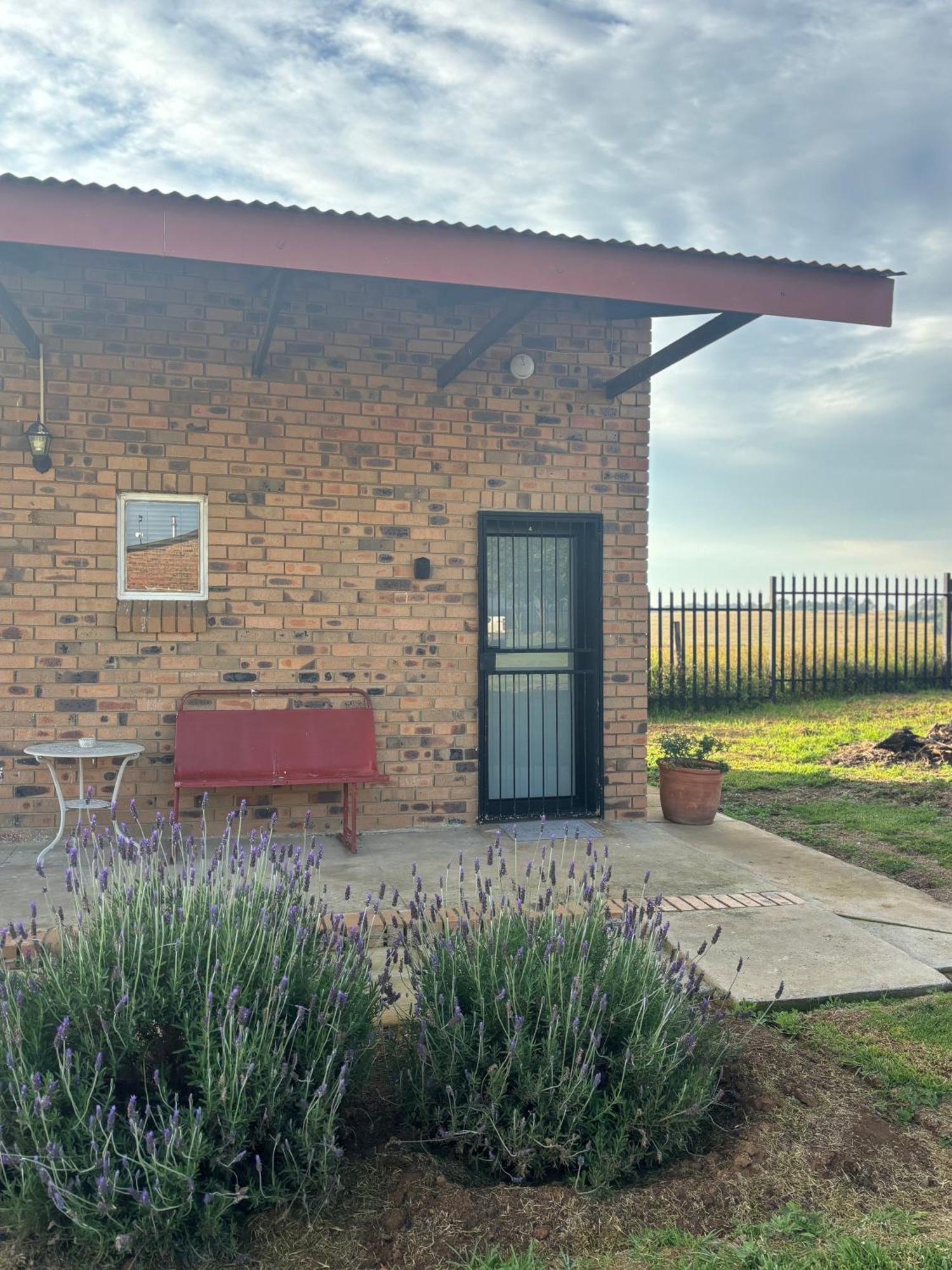 Dewdrop Farm Stay Ermelo Bagian luar foto