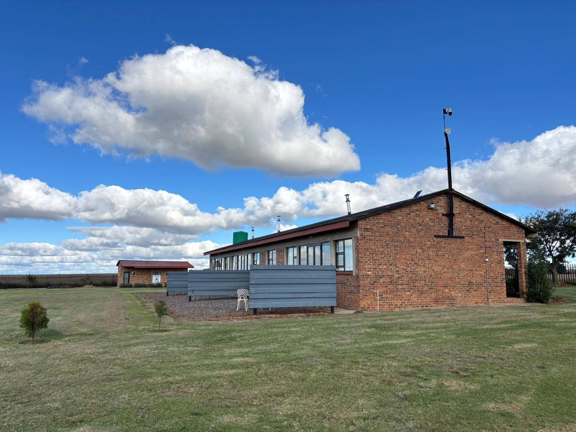 Dewdrop Farm Stay Ermelo Bagian luar foto